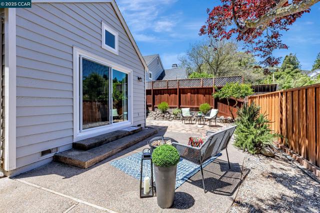 1806 Ridgeland Circle, Danville CA: https://media.crmls.org/mediaz/d9d71630-2603-4363-b3e3-27d8dce791c8.jpg