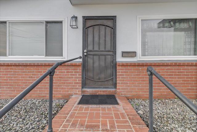 1140 Palm Avenue, Seaside CA: https://media.crmls.org/mediaz/d9d73ee4-0a93-4e1c-9092-62e9dbb2e85e.jpg