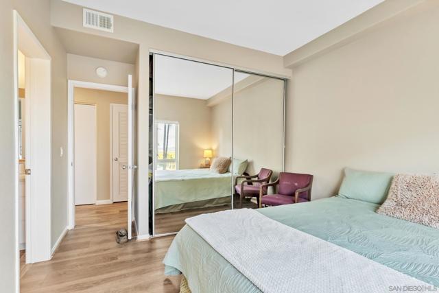 1362 Seacoast Dr, Imperial Beach CA: https://media.crmls.org/mediaz/d9d7ba9c-71b9-4ad7-9805-e1bb147afd10.jpg