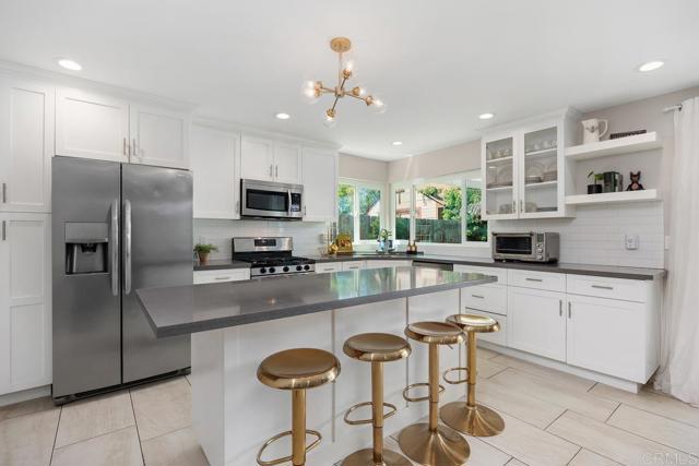 Detail Gallery Image 14 of 40 For 1744 Calle Jules, Vista,  CA 92084 - 3 Beds | 2 Baths