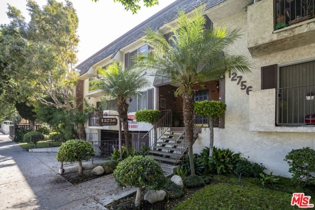 12756 Venice Boulevard, Los Angeles CA: https://media.crmls.org/mediaz/d9d96fa8-abd1-4334-bbc6-ccb5178f2a17.jpg