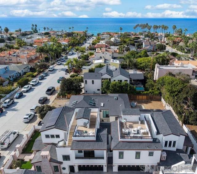 462 Westbourne Street, La Jolla CA: https://media.crmls.org/mediaz/d9d9d39e-b975-4662-a9b3-5498edede913.jpg