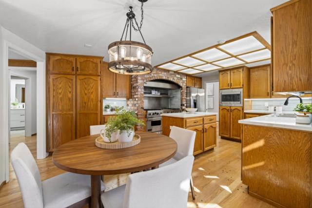 1120 Valley Quail Circle, San Jose CA: https://media.crmls.org/mediaz/d9dbc7c5-e429-4008-a64c-60f33f7a81e7.jpg