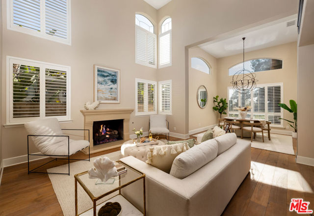 2767 Avenida De Autlan, Camarillo CA: https://media.crmls.org/mediaz/d9dc3cc1-5795-47bc-8fbe-1a61d5b84c9e.jpg