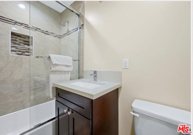 7412 Jamieson Avenue, Reseda CA: https://media.crmls.org/mediaz/d9dc8493-8108-46cc-98a9-a9f5b45df5c4.jpg