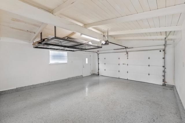 Image 32 of 49 For 1130 Breezewood Court