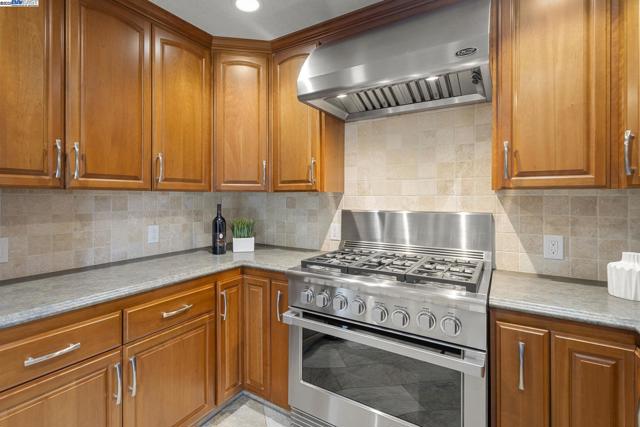 5706 Willkie Pl, Fremont CA: https://media.crmls.org/mediaz/d9dda9fb-7220-4415-ae08-9503f5ea097d.jpg