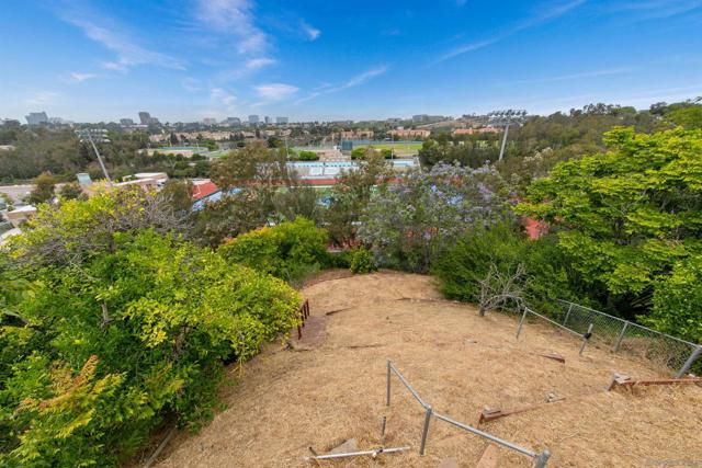 6667 Edmonton Ave, San Diego CA: https://media.crmls.org/mediaz/d9df8f6d-a68d-470b-940a-749e0ca9f185.jpg