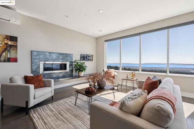 25 Diablo Dr, Oakland CA: https://media.crmls.org/mediaz/d9dfe1cc-e51d-4a63-9134-bcced917a049.jpg