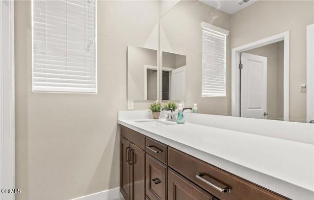 Detail Gallery Image 32 of 56 For 25160 Cypress Bluff Dr, Canyon Country,  CA 91387 - 4 Beds | 3/1 Baths