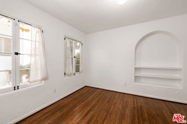 1539 Ensley Avenue, Los Angeles CA: https://media.crmls.org/mediaz/d9e0c7ca-a453-46df-b914-df8cf032be17.jpg