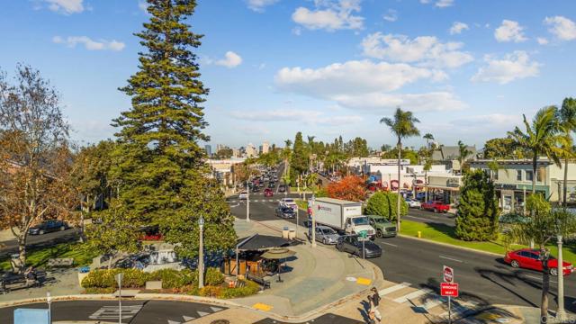 1050 Orange ave, Coronado CA: https://media.crmls.org/mediaz/d9e15a08-2a31-49de-a03f-d50f0301b937.jpg