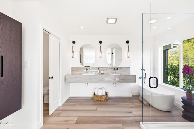 34 Vientos Road, Camarillo CA: https://media.crmls.org/mediaz/d9e1798e-5d64-4de1-afcf-53eebd299c97.jpg