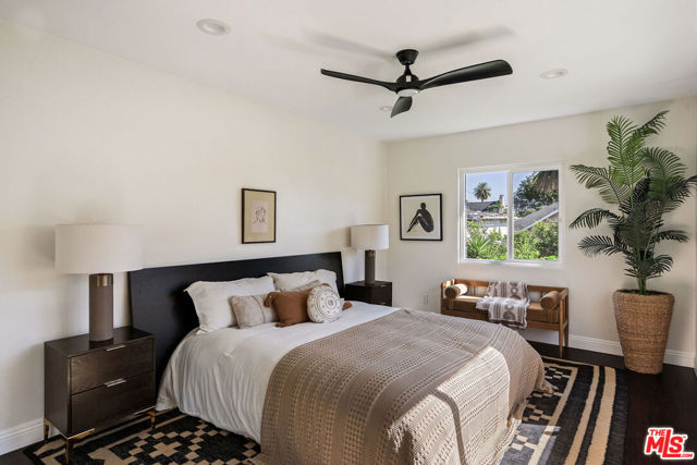 5748 7th Avenue, Los Angeles CA: https://media.crmls.org/mediaz/d9e20e0a-3548-4690-ba0e-86a21aead458.jpg