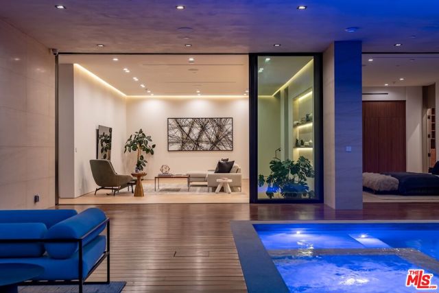 3748 Berry Drive, Studio City CA: https://media.crmls.org/mediaz/d9e2444f-35fa-4031-ac2e-f7ccac33d0c0.jpg