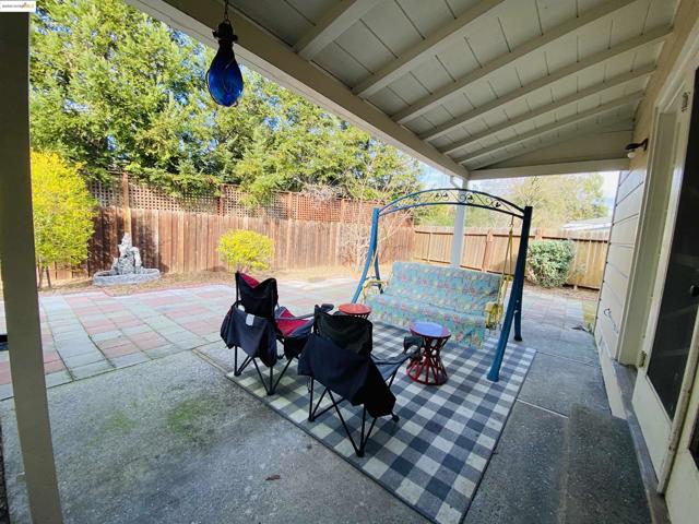3540 Deer Hill Rd, Lafayette CA: https://media.crmls.org/mediaz/d9e275bb-a746-4a0e-a9f9-59ed47f6e6b6.jpg