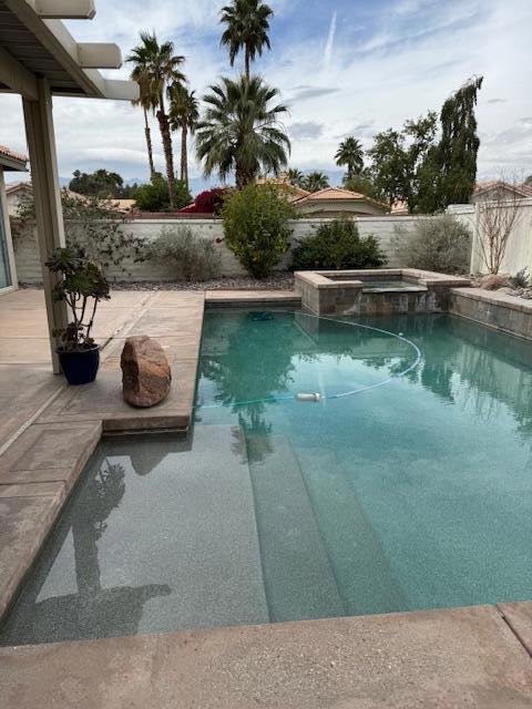 230 Strada Fortuna, Palm Desert CA: https://media.crmls.org/mediaz/d9e29cba-179d-46a4-afb3-a1d97524eb90.jpg