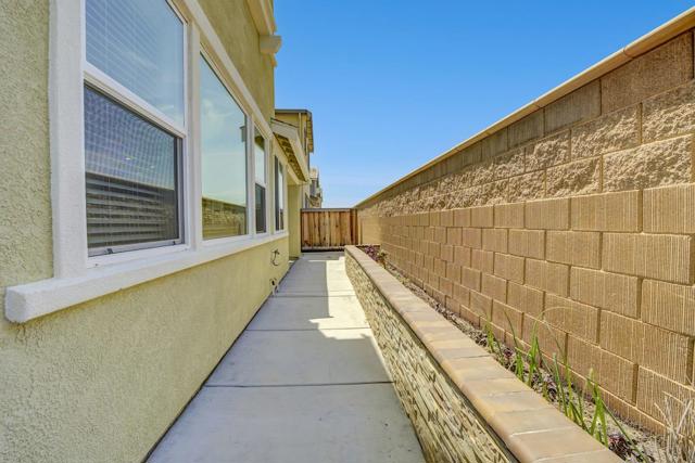 1924 Orfanos Ranch Drive, Brentwood CA: https://media.crmls.org/mediaz/d9e2bad5-2e7e-490e-97d9-0074da87e5ad.jpg