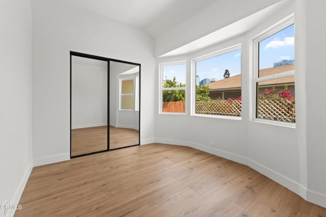 Detail Gallery Image 7 of 20 For 1623 11th Pl, Los Angeles,  CA 90015 - 4 Beds | 2 Baths