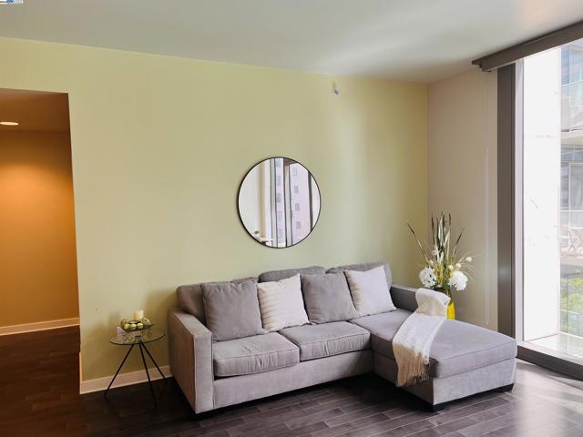 38 N Almaden Blvd, San Jose CA: https://media.crmls.org/mediaz/d9e3361f-518d-45ac-b319-6c33b622ffdd.jpg