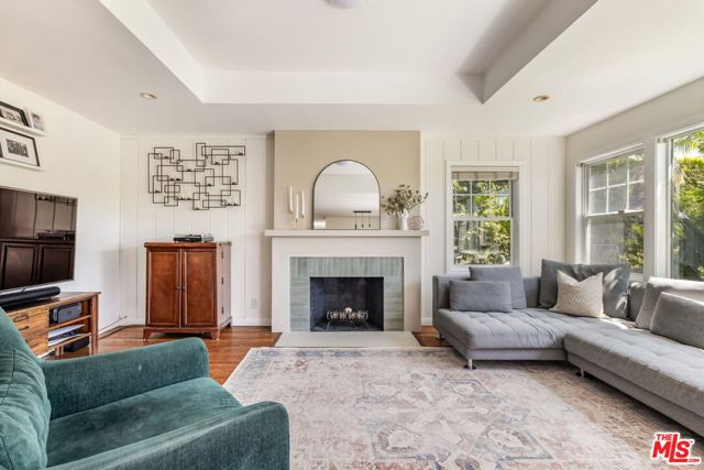 5358 S Centinela Avenue, Los Angeles CA: https://media.crmls.org/mediaz/d9e3bc19-64f7-4b9e-8bf1-c423367c4d20.jpg