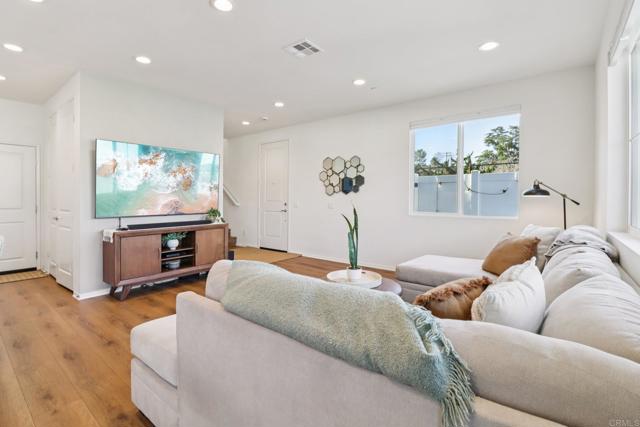 Detail Gallery Image 8 of 46 For 7700 Jasmine Ct, Santee,  CA 92071 - 3 Beds | 2 Baths