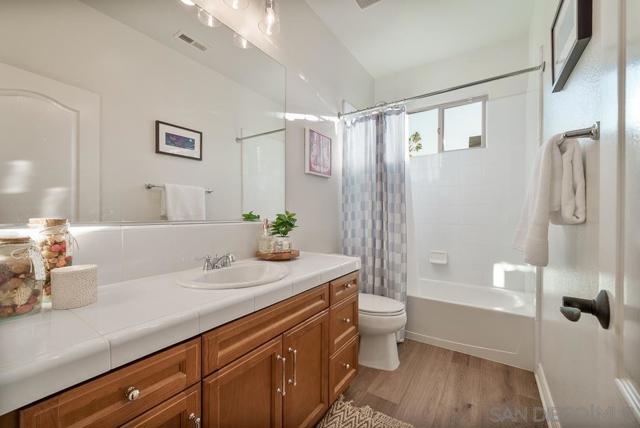 15820 Paseo Del Sur, San Diego CA: https://media.crmls.org/mediaz/d9e4400e-d944-4767-9dd6-f01d2ab41c6f.jpg