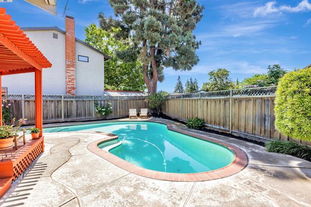 3335 Cornish Ct, Fremont CA: https://media.crmls.org/mediaz/d9e44c2c-4d52-40ef-a8ae-a9705e79f163.jpg