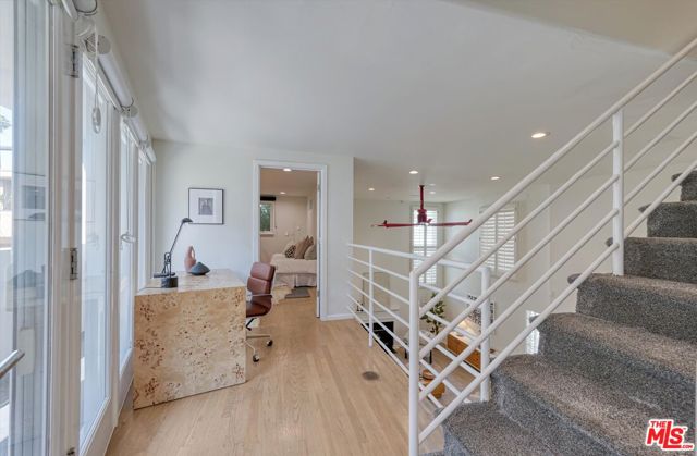 833 17th Street, Santa Monica CA: https://media.crmls.org/mediaz/d9e4c480-d99a-4712-85aa-a0225eaa5545.jpg