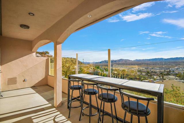 6207 Red Bluff Avenue, Yucca Valley CA: https://media.crmls.org/mediaz/d9e4ce48-3238-4d19-b809-841b4c9fcd76.jpg