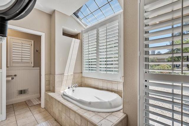 120 Tierra Del Sol, Hollister CA: https://media.crmls.org/mediaz/d9e53fb7-e879-495b-a788-bfb997bd00d5.jpg