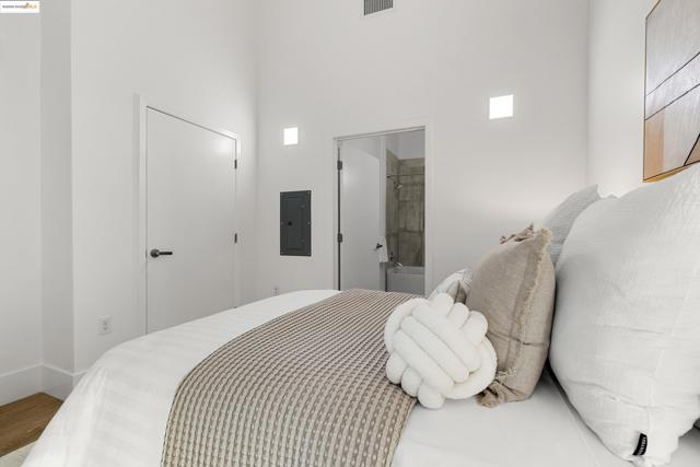 1545 32nd St, Oakland CA: https://media.crmls.org/mediaz/d9e57b9f-30a9-4000-be07-ebfb5db604d5.jpg