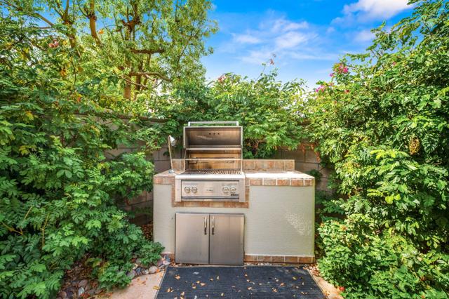 78467 Sterling Lane, Palm Desert CA: https://media.crmls.org/mediaz/d9e61fb4-7485-45aa-9347-e3f92718c4c7.jpg