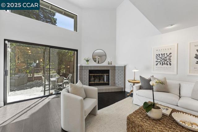 955 Camino Verde Cir, Walnut Creek CA: https://media.crmls.org/mediaz/d9e630e9-a8f7-4046-8dd8-28e33c540b2f.jpg