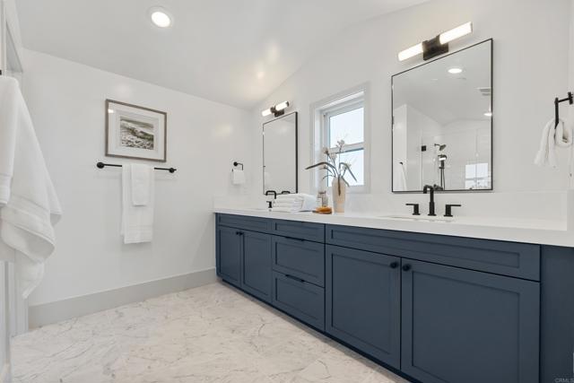 326 Chinquapin Avenue, Carlsbad CA: https://media.crmls.org/mediaz/d9e6ac08-ef43-45d6-8ff6-bc7f978a6a81.jpg