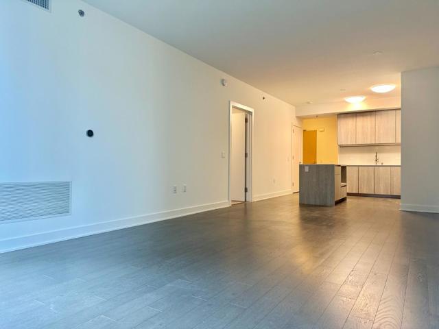 318 Main Street, San Francisco CA: https://media.crmls.org/mediaz/d9e6cdd6-5ac6-4fd8-a97b-55c78756537f.jpg