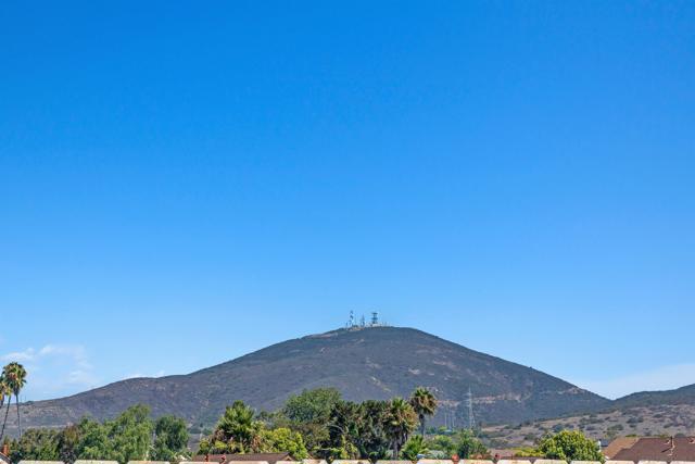 9530 Whellock Way, San Diego CA: https://media.crmls.org/mediaz/d9e77599-7b95-4361-a36c-4774609dd781.jpg