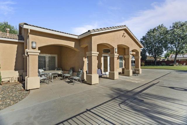 3009 La Vina Circle, Los Banos CA: https://media.crmls.org/mediaz/d9e83976-e6d9-4fd1-9575-67f39eded5b3.jpg