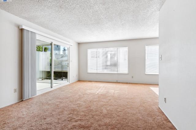 424 Staten Ave, Oakland CA: https://media.crmls.org/mediaz/d9e83c71-3dfe-4bbb-9d57-bb5ba059926e.jpg