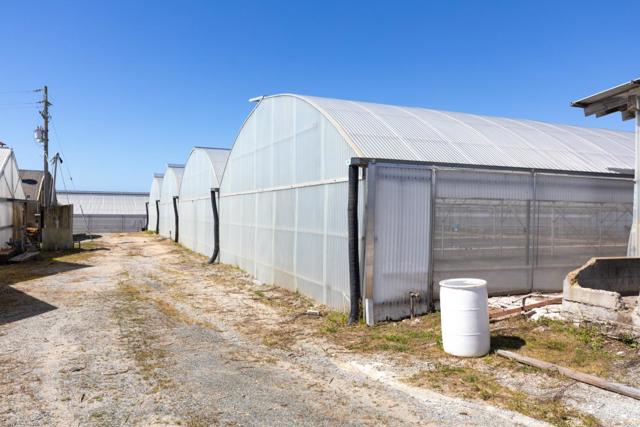 2150 Elkhorn Road, Castroville CA: https://media.crmls.org/mediaz/d9e8703b-bc17-4ea1-beb5-ee856f2f2dfe.jpg