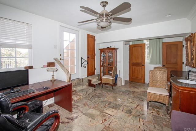 Detail Gallery Image 24 of 36 For 405 Solana Real, Fallbrook,  CA 92028 - 3 Beds | 3 Baths