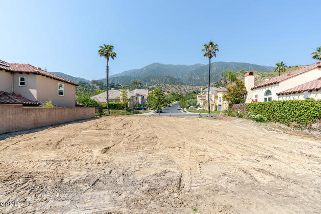 3903 Lilac Canyon Lane, Altadena CA: https://media.crmls.org/mediaz/d9e8dd6c-8200-49b6-8ef9-1d909846bf32.jpg