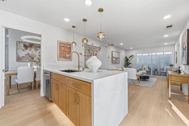 3790 Ruskin Pl, Fremont CA: https://media.crmls.org/mediaz/d9e9bed6-1427-465e-acdf-1a17524a676b.jpg