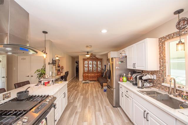 1010 Bobier Dr E, Vista CA: https://media.crmls.org/mediaz/d9ea4ced-5b6d-47cf-bf2e-43a0d7cc9710.jpg