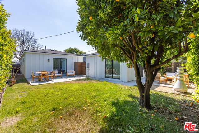 3840 Lyceum Avenue, Los Angeles CA: https://media.crmls.org/mediaz/d9ea8bdf-e730-4a31-b125-13719af69a15.jpg