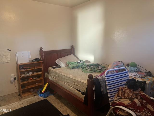502 504 E Hemlock Street, Oxnard CA: https://media.crmls.org/mediaz/d9eb3efb-aefc-4946-8fdf-d83a49957461.jpg