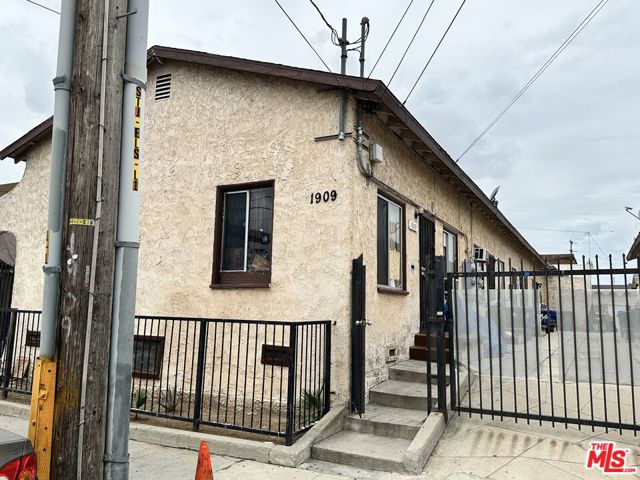 1909 Johnston Street, Los Angeles CA: https://media.crmls.org/mediaz/d9ebd010-f90d-4d01-af17-9b343e8fa8a6.jpg