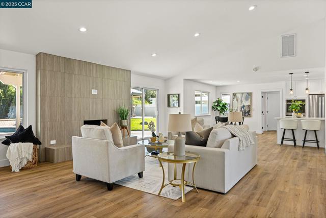 9822 Doyle Ct, Stockton CA: https://media.crmls.org/mediaz/d9ebd313-be14-4bab-90c8-c4a214b240b9.jpg