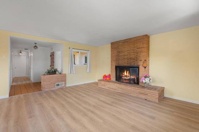 7 Setter Place, Monterey CA: https://media.crmls.org/mediaz/d9ec630d-ea73-410b-8c07-3b765528f0b3.jpg