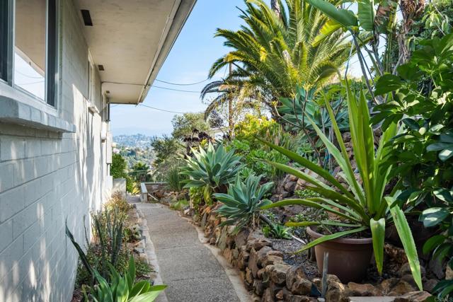 Home for Sale in Spring Valley